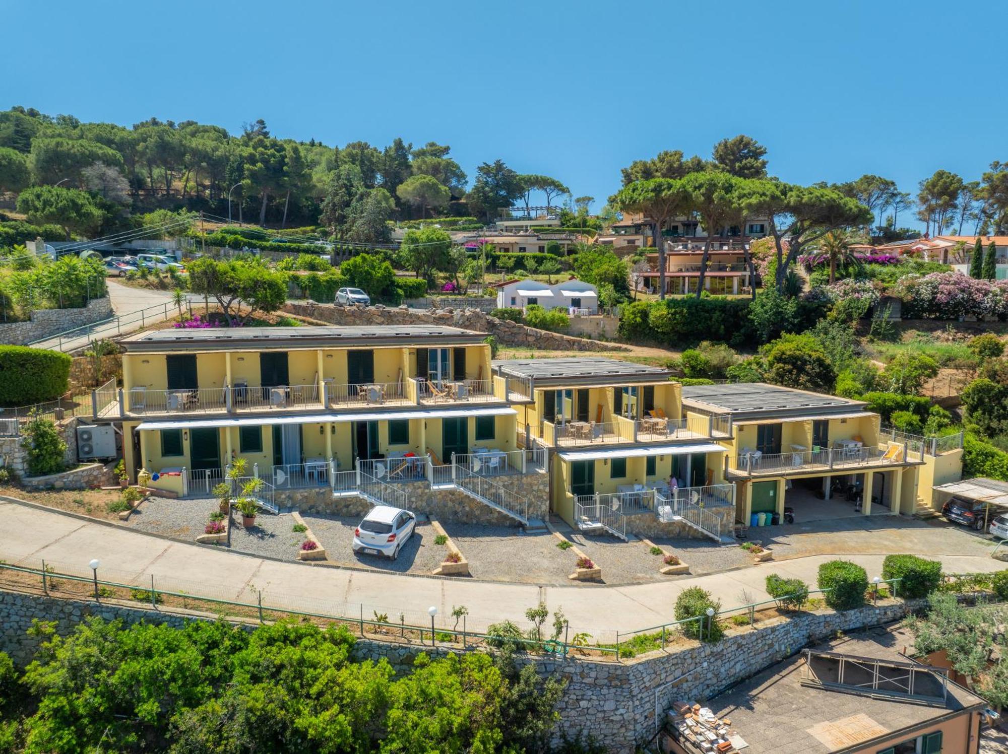 Dino Capoliveri (Isola d'Elba)